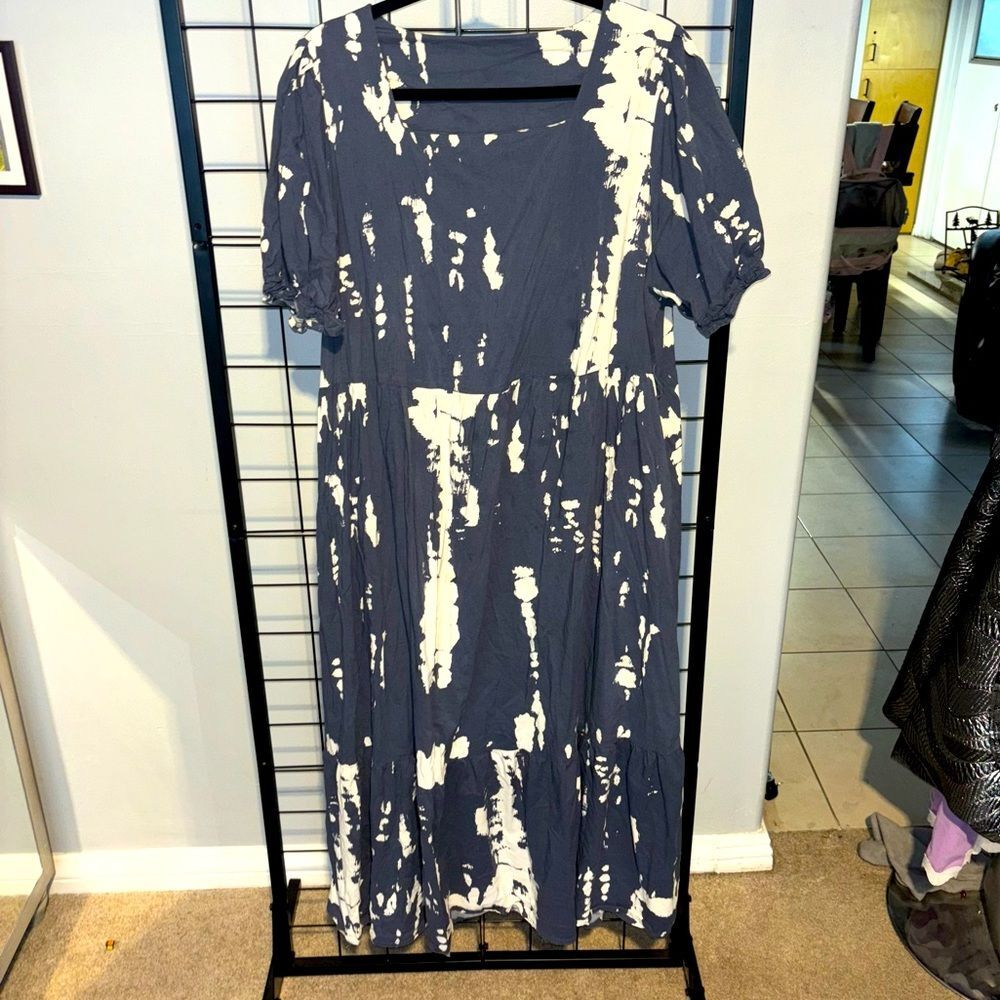Lightweight Blue and White Dress with Pockets EUC